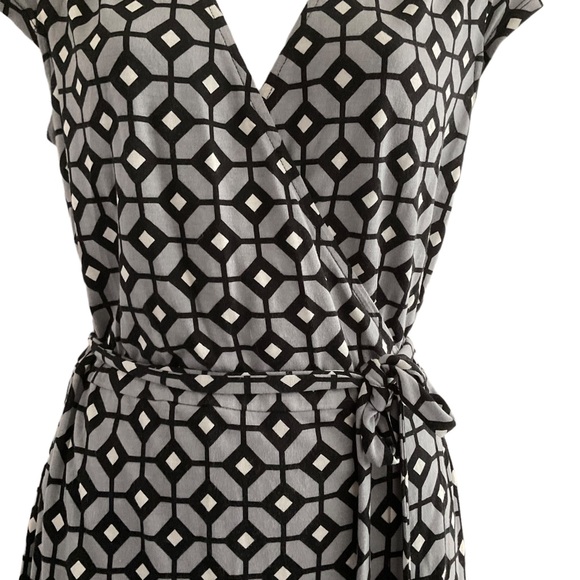 Old Navy | Cap Sleeve Wrap Dress - Picture 6 of 12